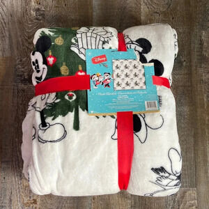 Disney | Plush ( Full / Queen) Christmas  🎄 Blanket